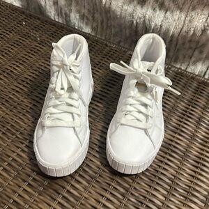 Puma Hi top sneakers— size 8
